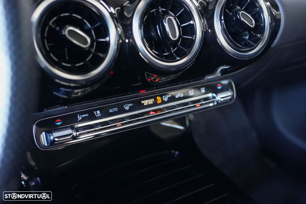 Mercedes-Benz A 250 e AMG Line - 31