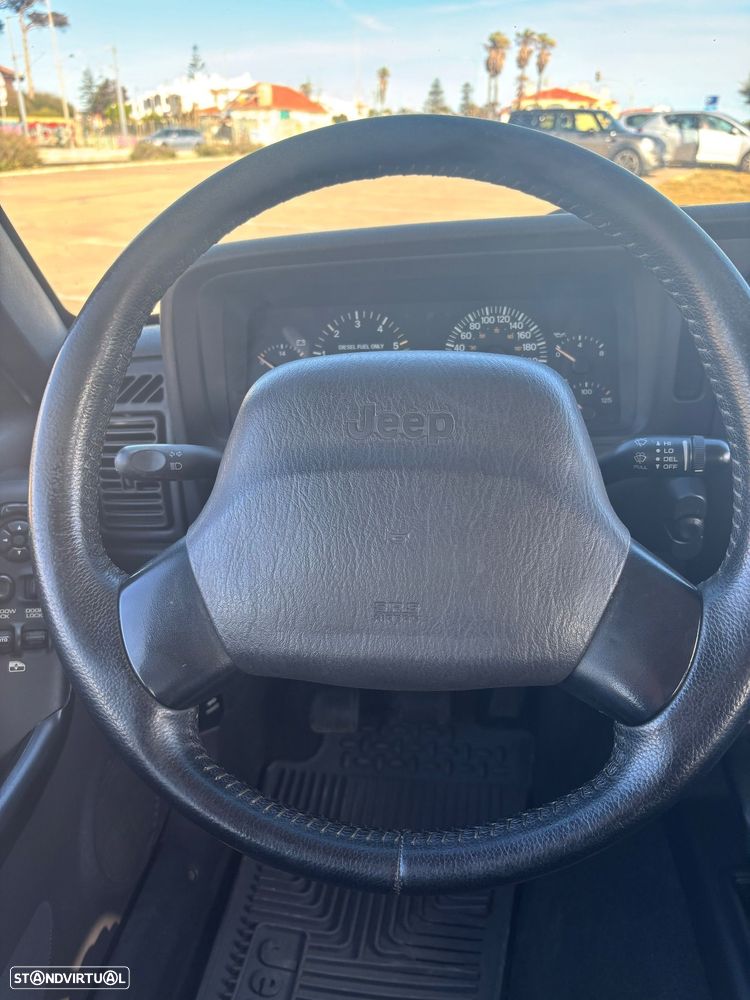 Jeep Cherokee 2.5 TD Base - 17