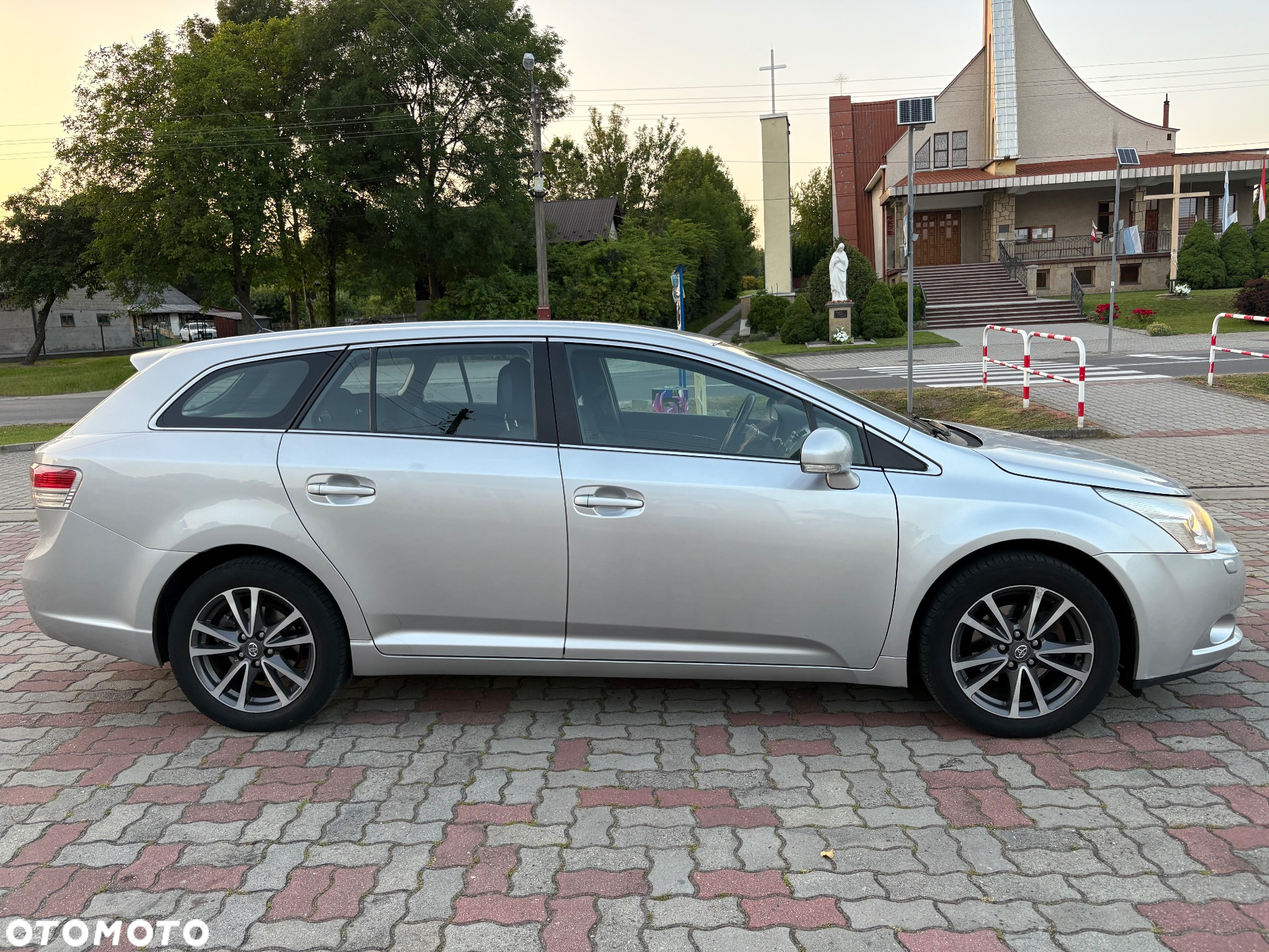 Toyota Avensis 2.0 D-4D Premium - 25