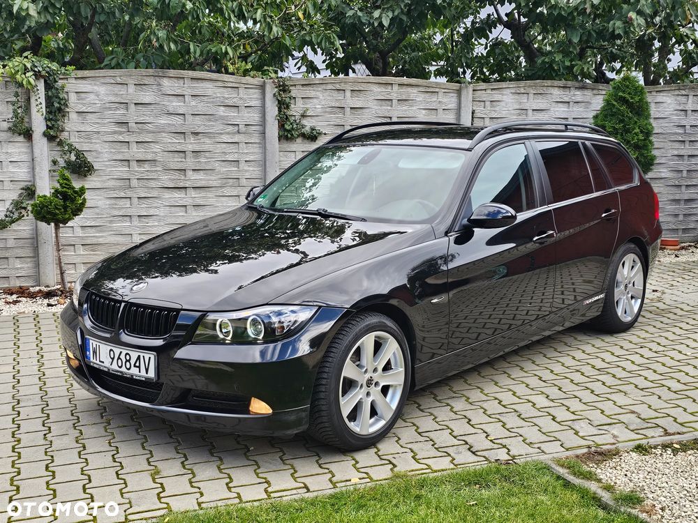 BMW Seria 3 318i Touring - 1