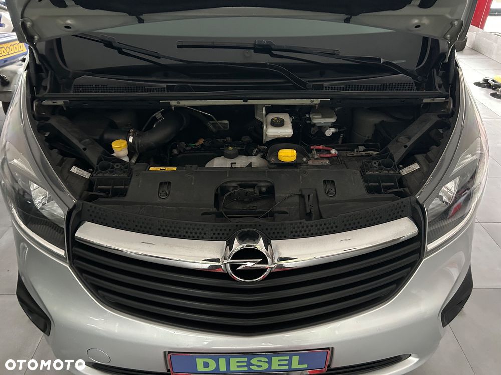 Opel Vivaro - 11