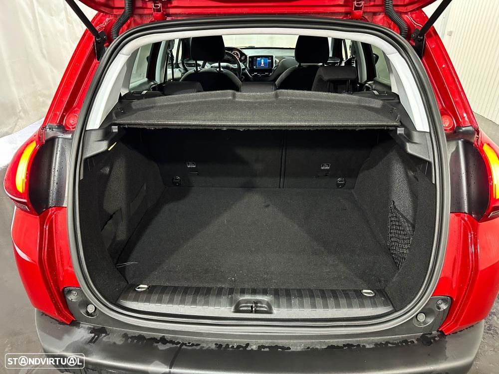 Peugeot 2008 1.2 PureTech Allure - 23