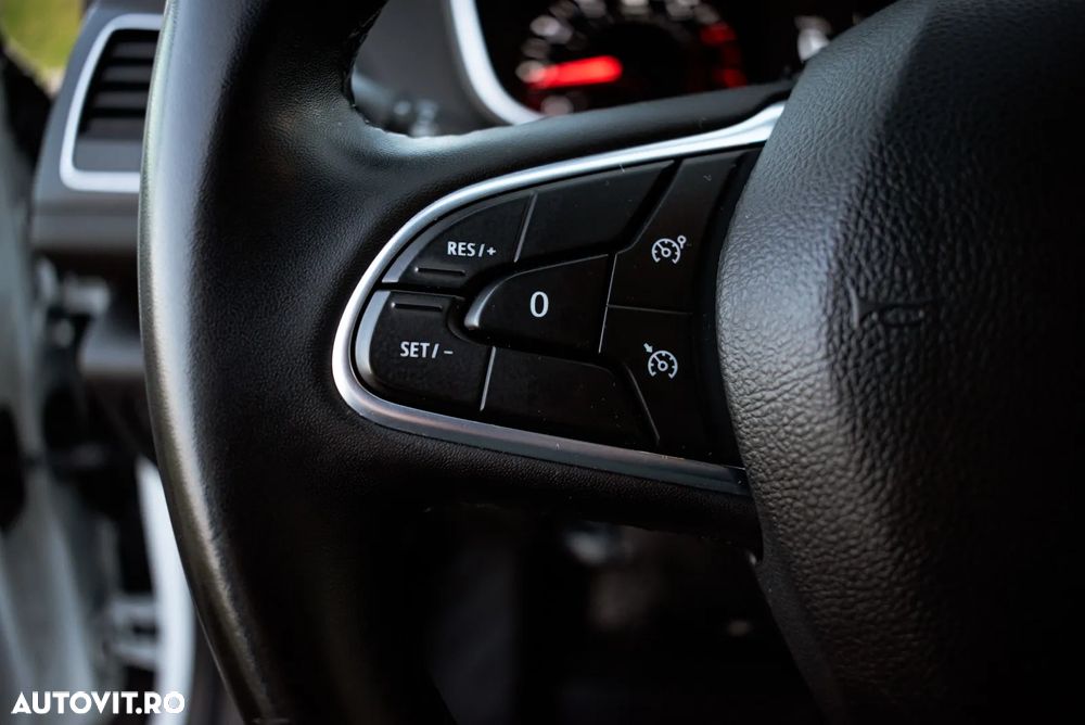 Renault Megane TCE 114 GPF Zen - 24