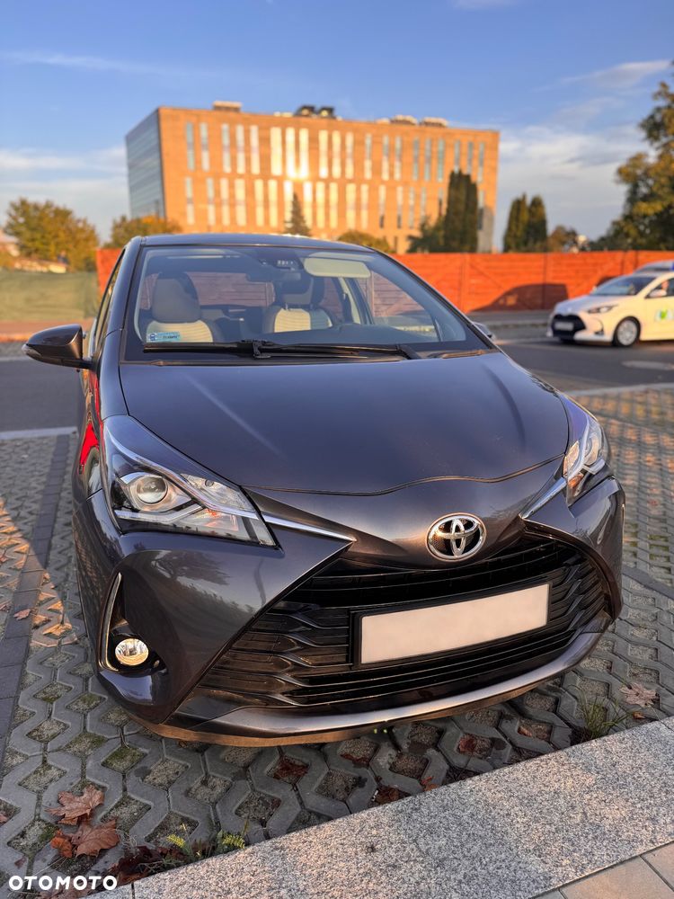 Toyota Yaris 2018 photo 2