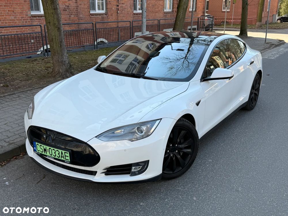 Tesla Model S 85D Allradantrieb - 26