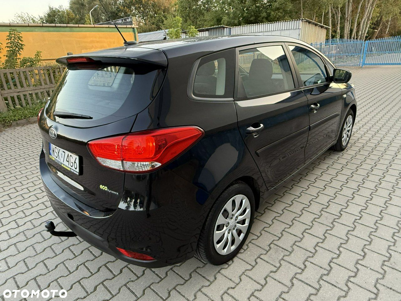 Kia Carens - 3