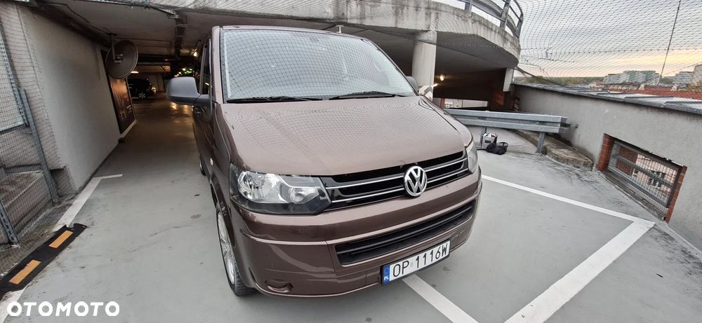 Volkswagen Multivan 2010 photo 2