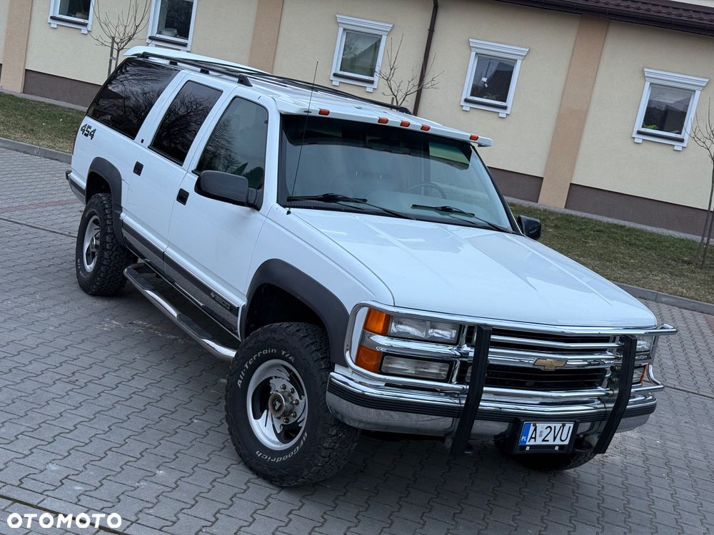 Chevrolet Suburban - 6