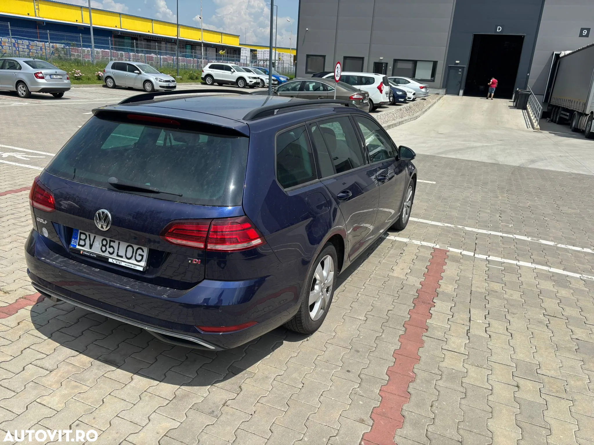 Volkswagen Golf - 6