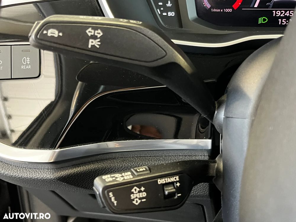 Audi Q3 - 18