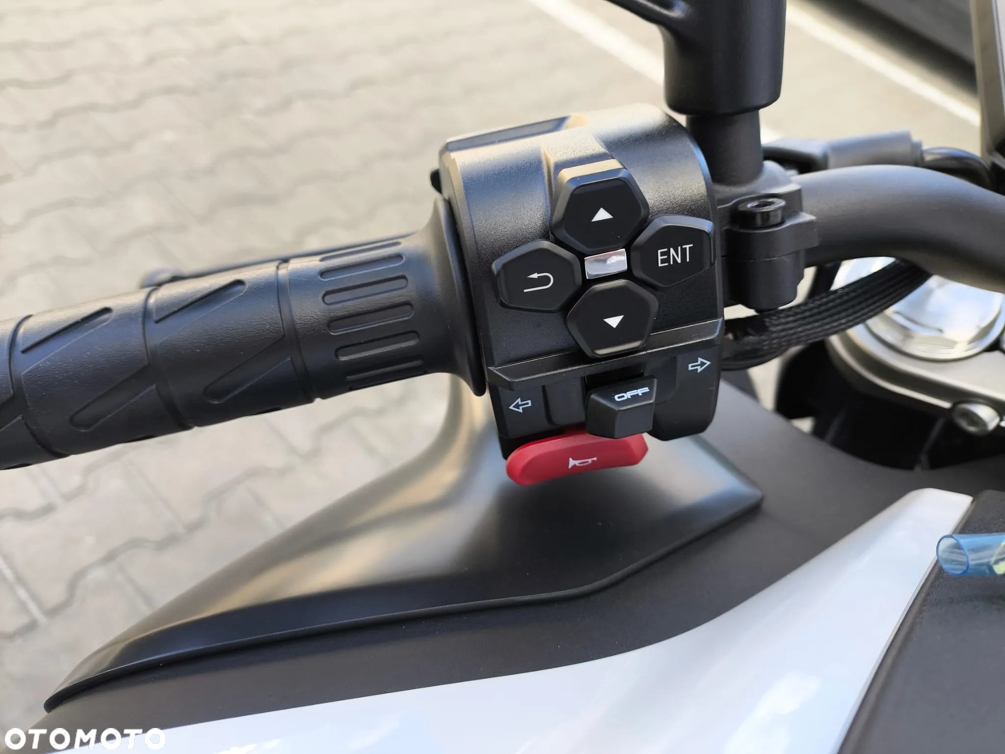 CFMoto NK - 12