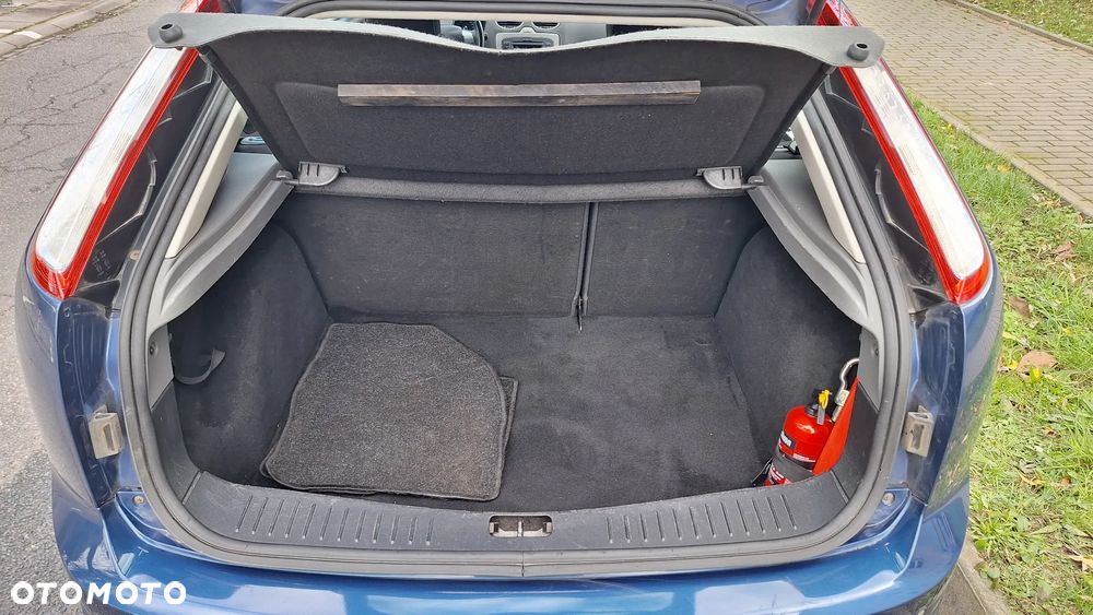 Ford Focus 1.8 FF Ambiente - 11