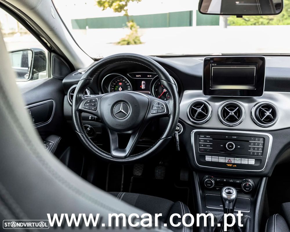 Mercedes-Benz GLA 180 d - 12