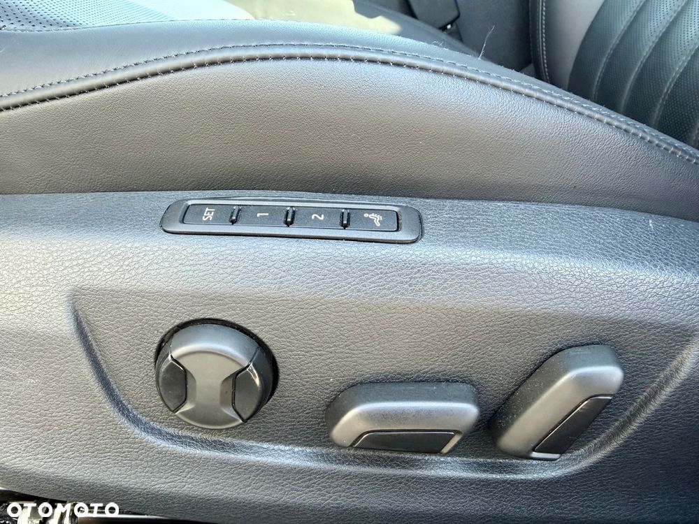 Skoda Superb 2.0 TDI DSG L&K - 26