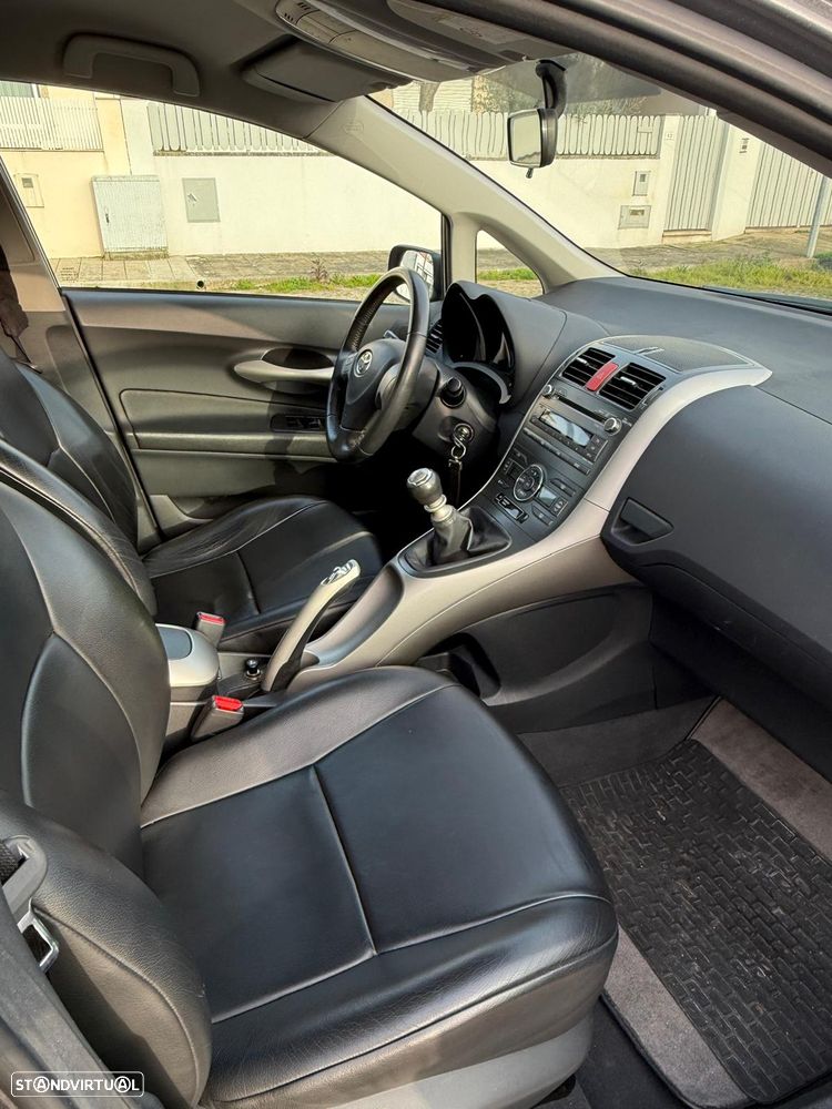 Toyota Auris 1.33 VVT-i Gold Edition - 18