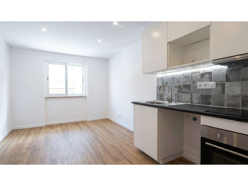 T2 Remodelado | Luminoso | Excelente Localização em Odivelas - Grande imagem: 5/11