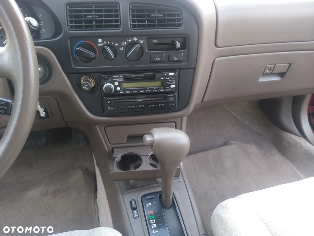 Toyota Camry 3.0 V6 LE - 13