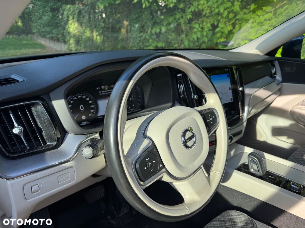 Volvo XC 60 B4 D AWD Momentum Pro - 7