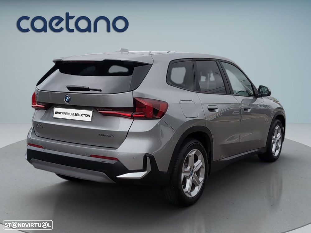 BMW iX1 eDrive20 - 8