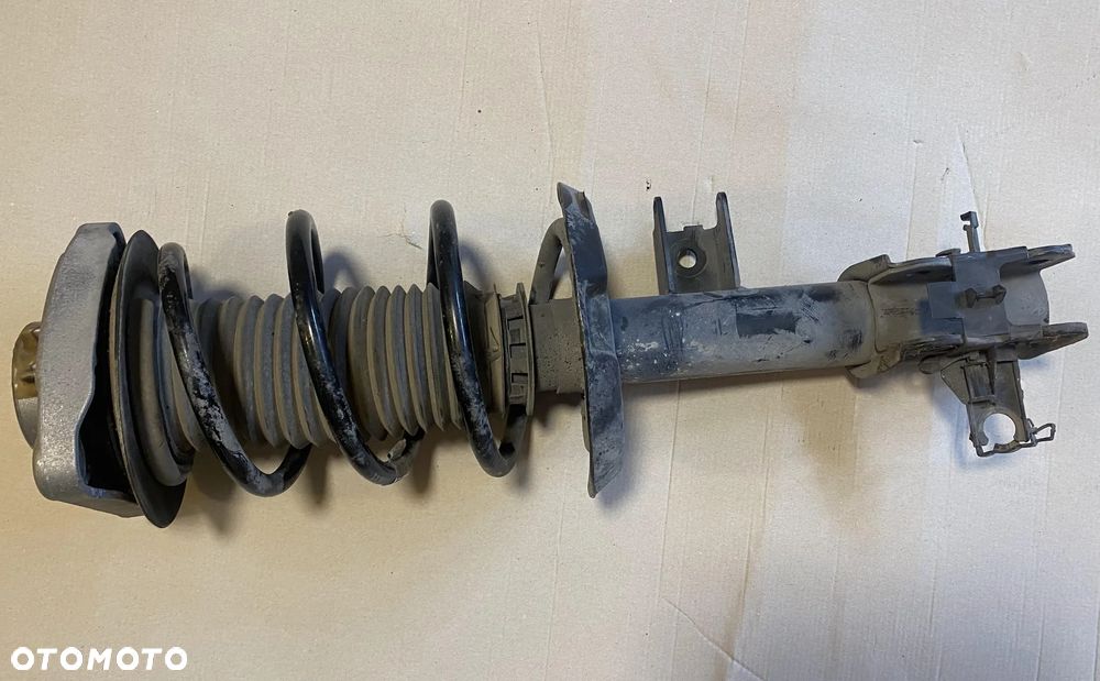 Amortyzator Mcpherson Mercedes B-Klasa W246 prawy przód  A2463206413 OE - 6