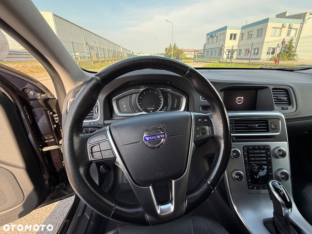 Volvo V60 Cross Country - 15