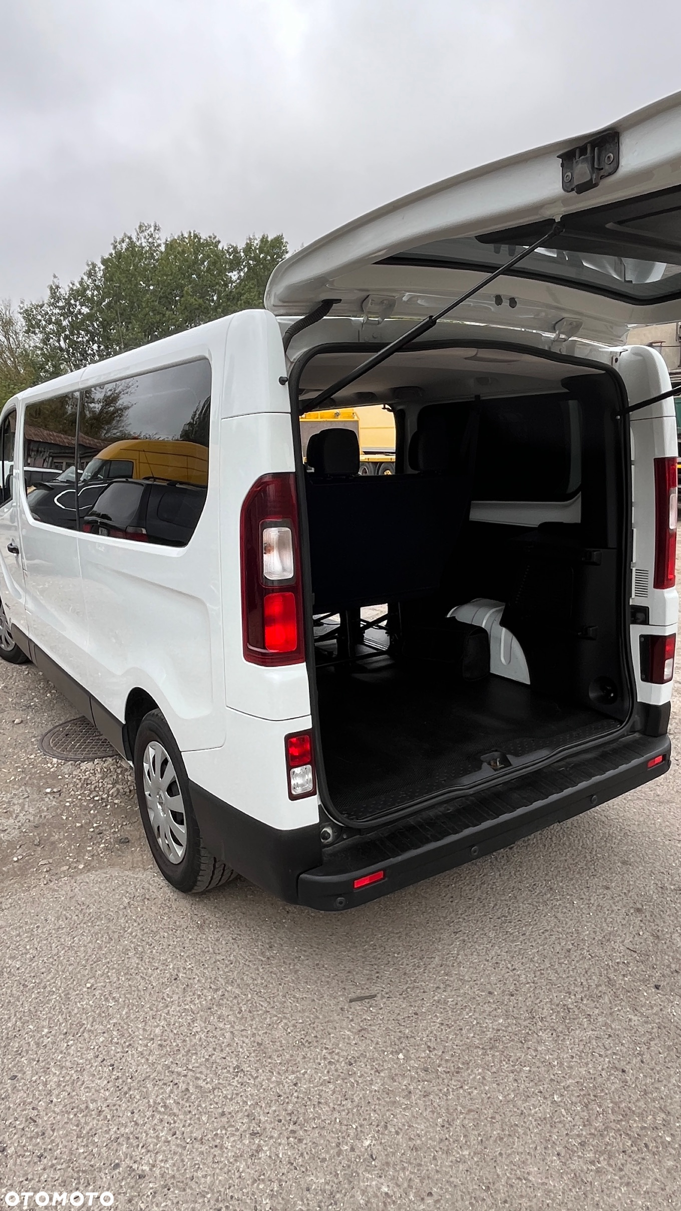 Nissan NV300 - 3