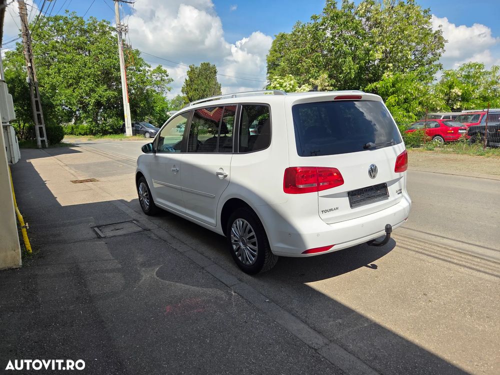 Volkswagen Touran 2.0 TDI DPF BlueMotion Technology Comfortline - 4