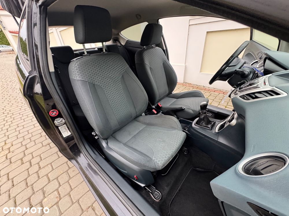 Ford Fiesta - 23