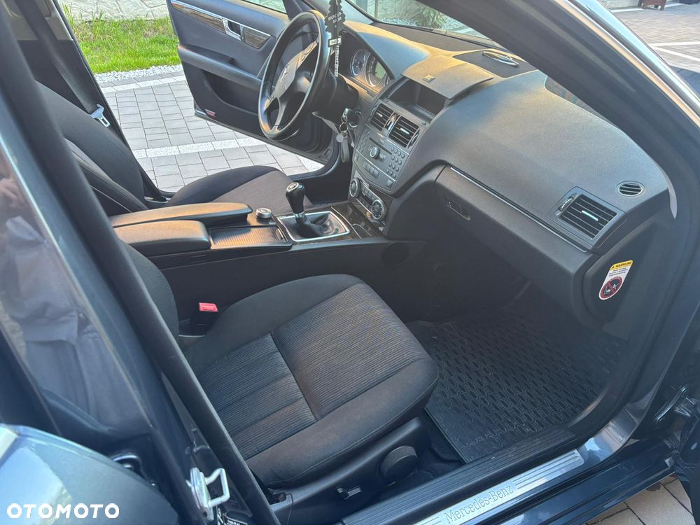 Mercedes-Benz Klasa C 220 CDI DPF Elegance - 4