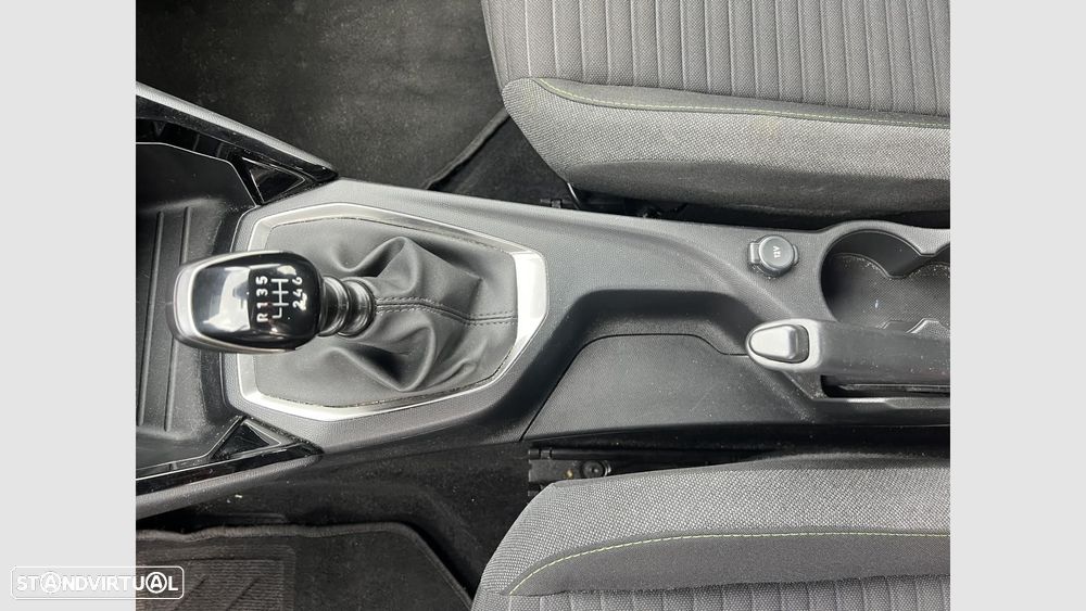 Peugeot 2008 1.2 PureTech Allure - 12