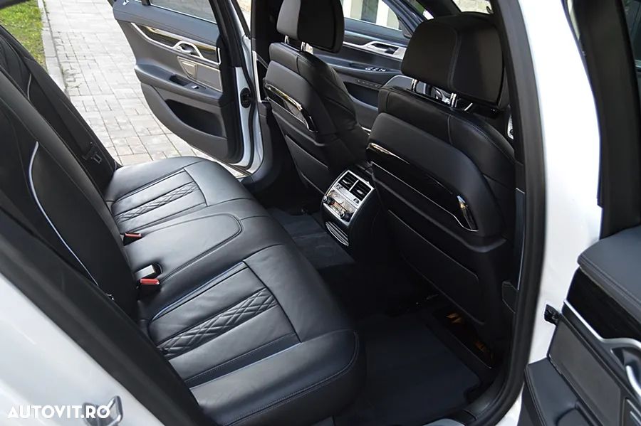 BMW Seria 7 730d xDrive - 33
