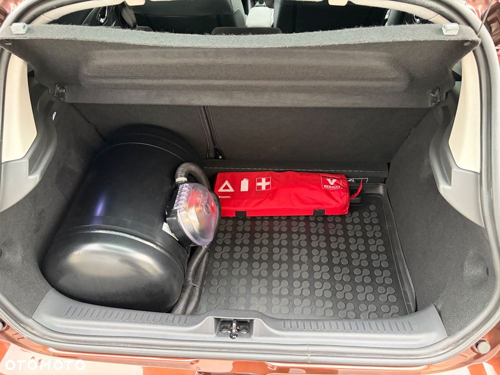 Renault Clio 1.2 16V Business EU6 - 19