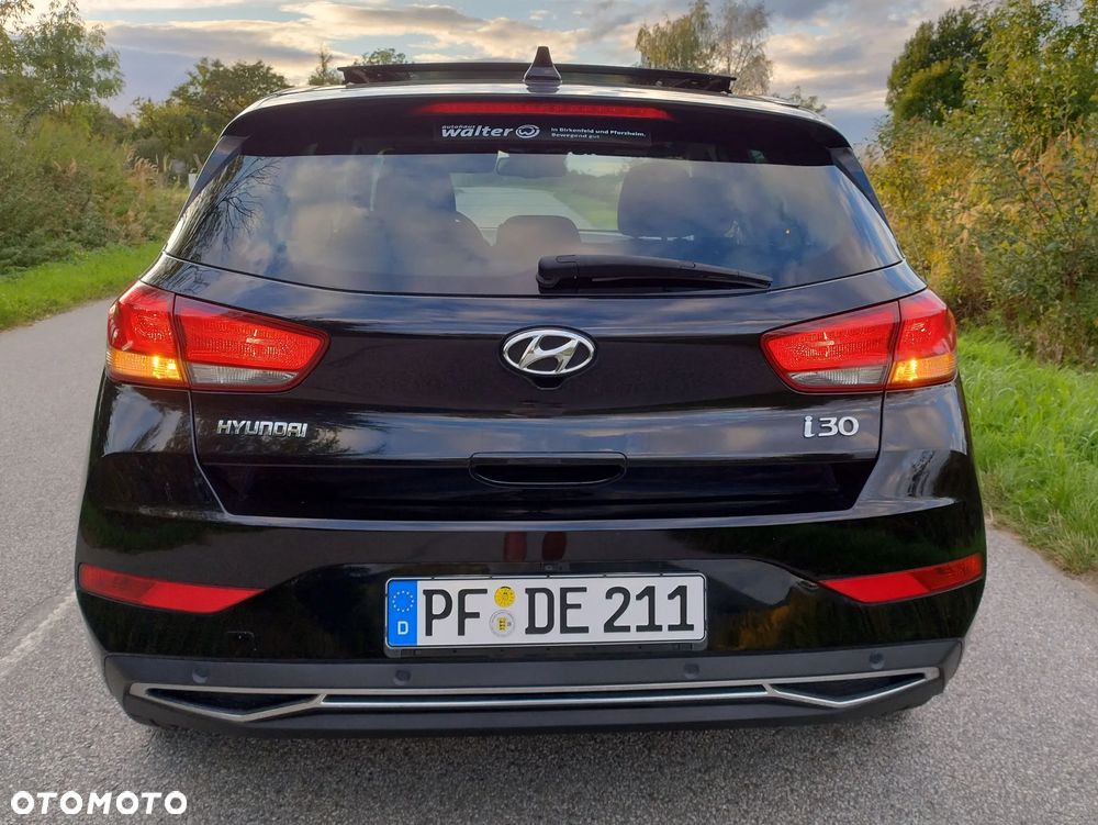 Hyundai i30 1.0 T-GDI 48V-Hybrid DCT Connect & Go - 13