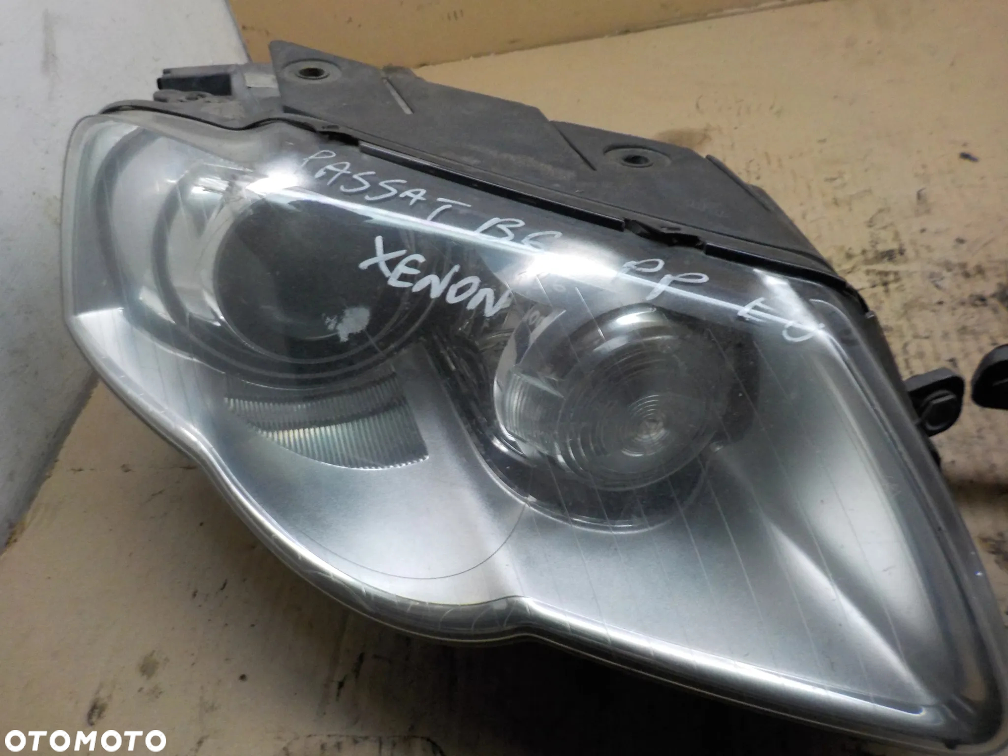 VW PASSAT B6 LAMPY PRZÓD PRAWA LUB LEWA XENON EUROPA - 4