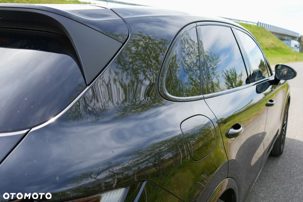 Porsche Cayenne Standard - 7