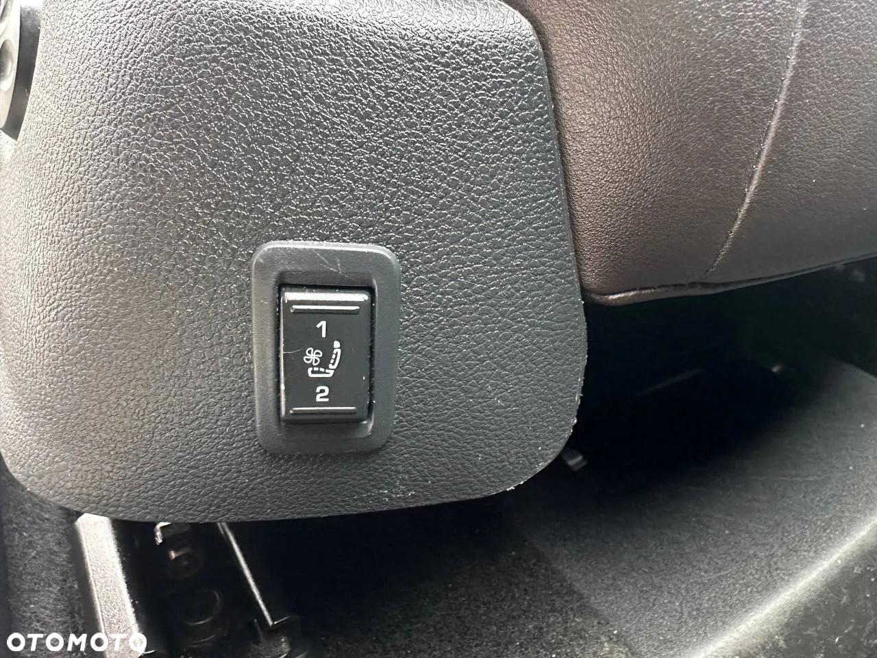 Skoda Superb 2.0 TDI L&K DSG - 30