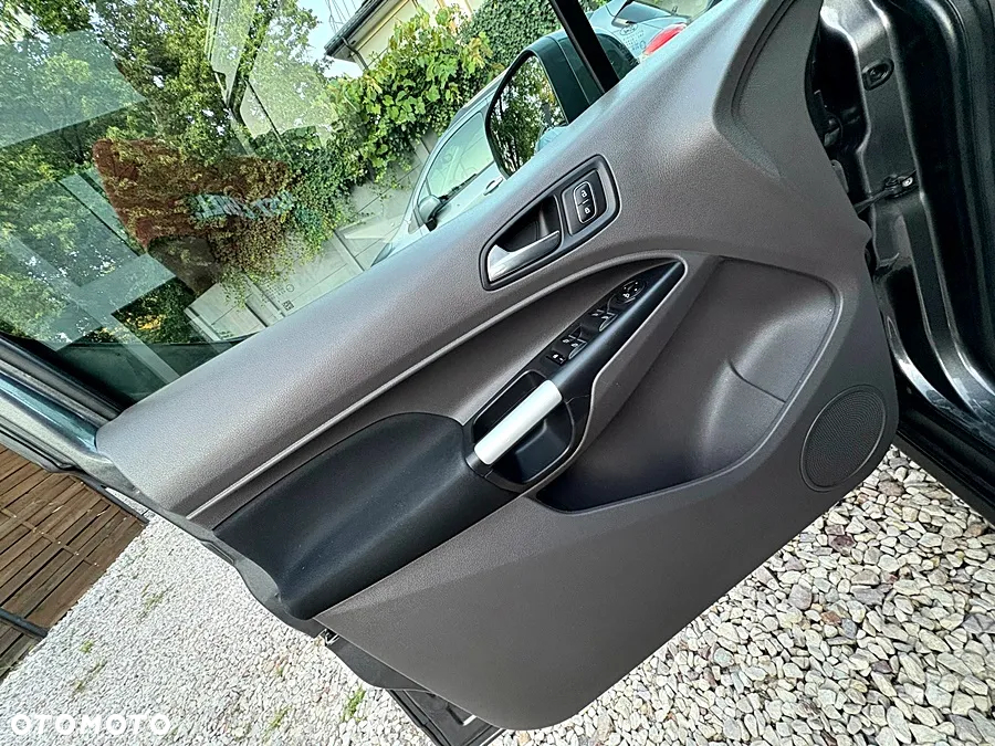 Ford Tourneo Connect Grand - 15