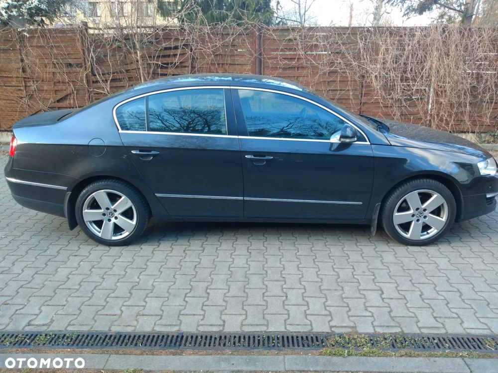 Volkswagen Passat 2.0 TDI Highline DSG - 2