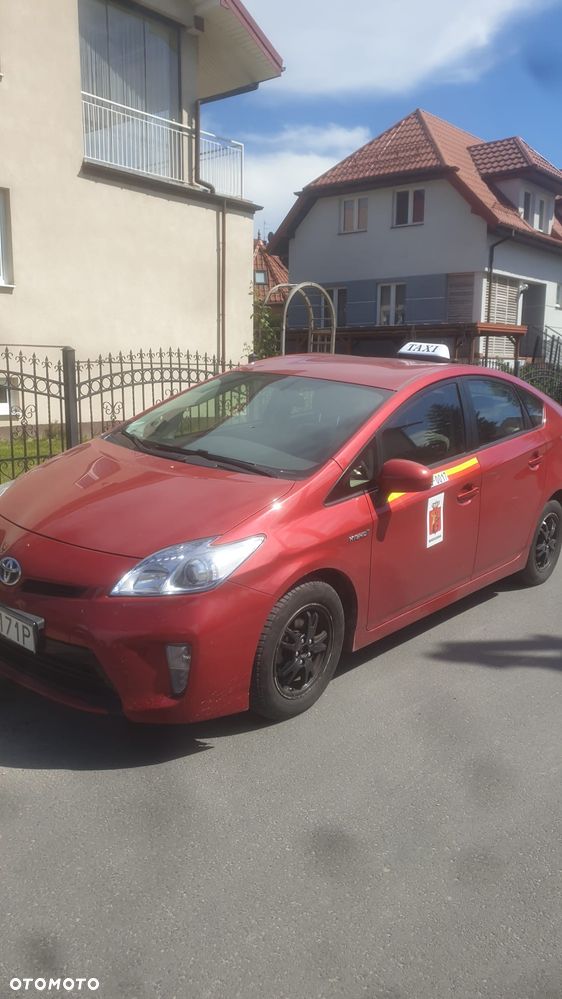 Toyota Prius - 4