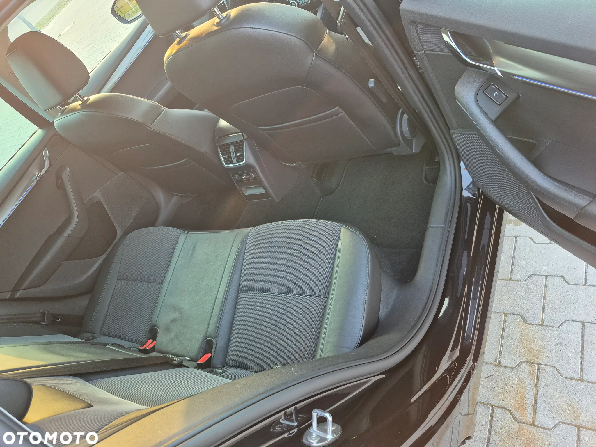 Skoda Octavia 2.0 TDI Elegance DSG - 16