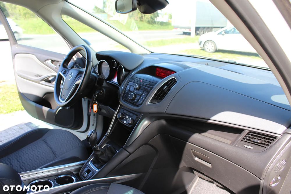 Opel Zafira - 24