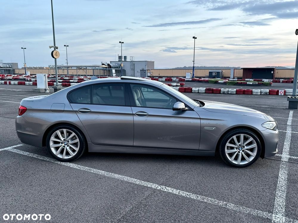 BMW Seria 5 520d xDrive - 8