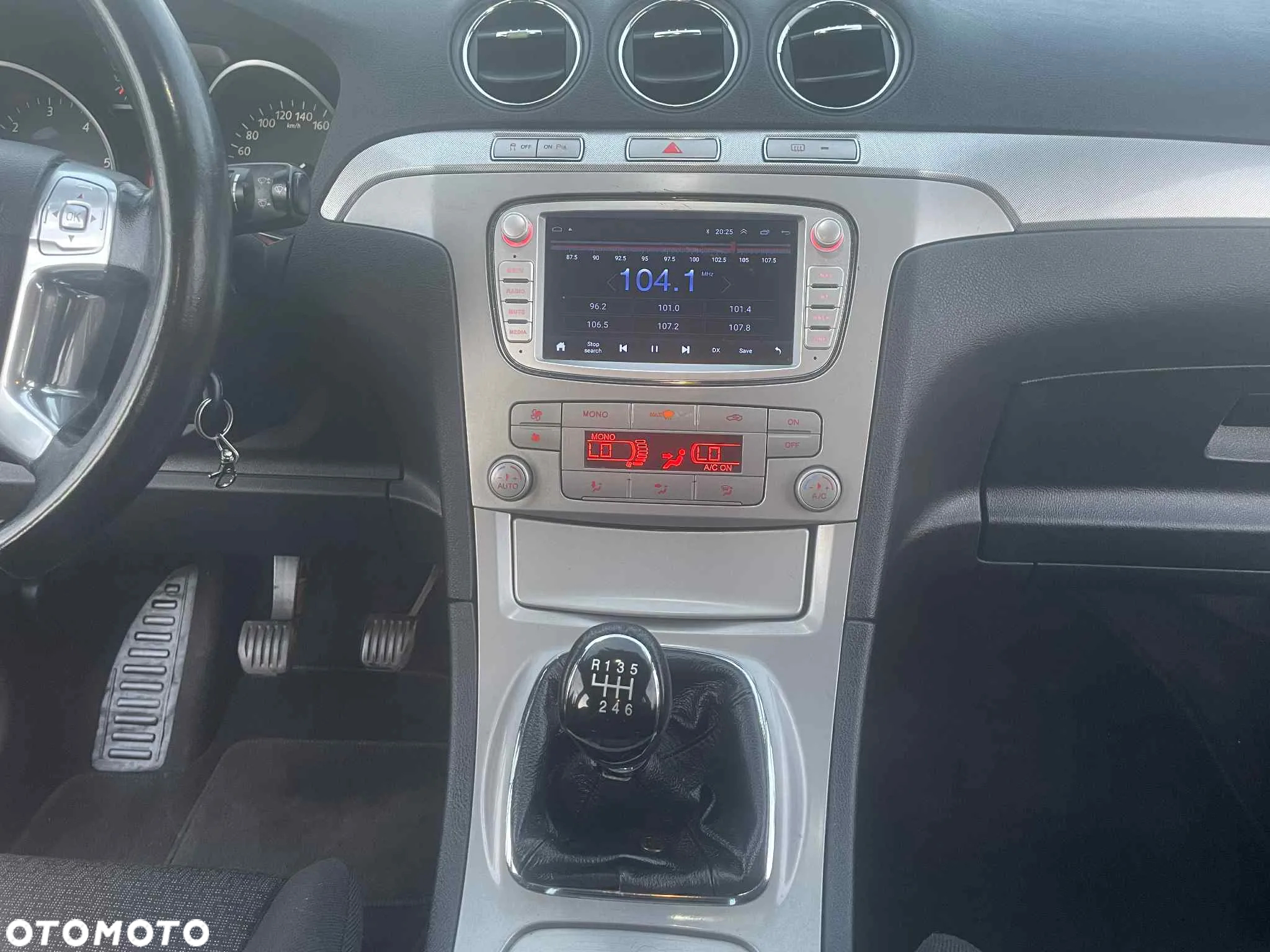 Ford S-Max - 12