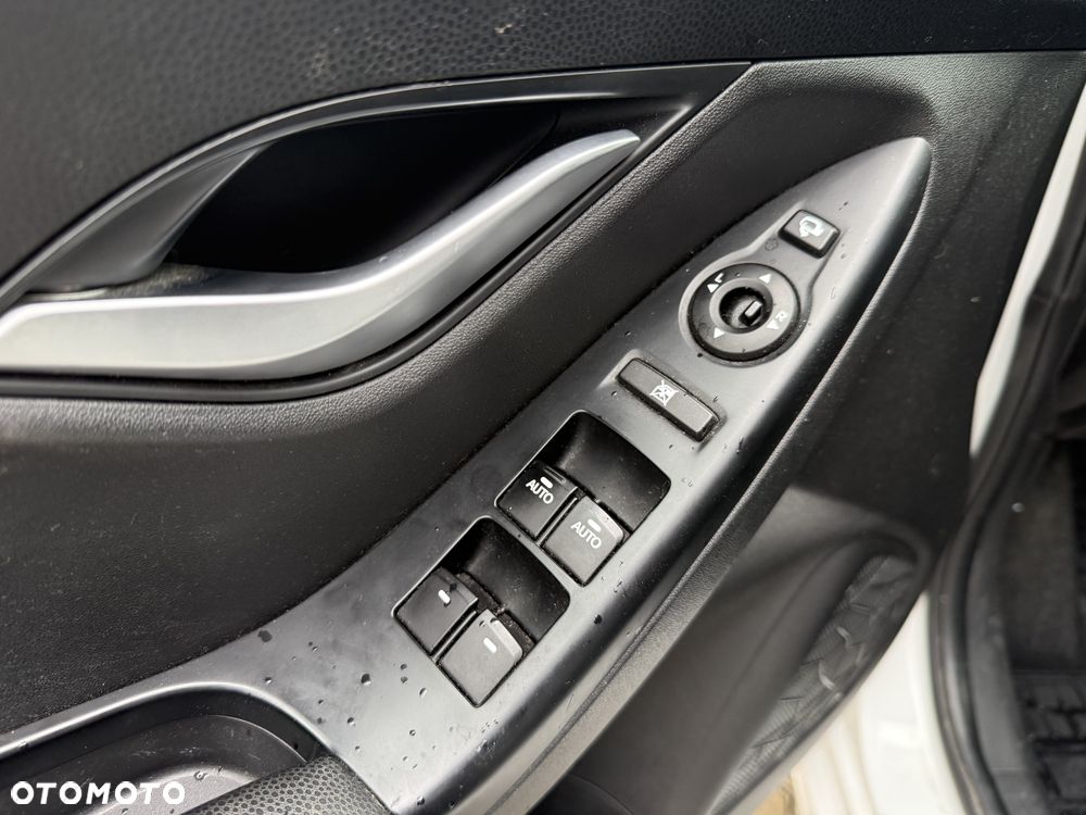 Hyundai ix20 1.4 blue YES Silver - 18