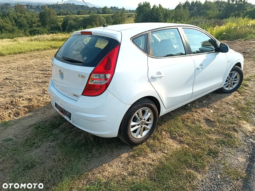 Hyundai i30 2.0 Premium - 16