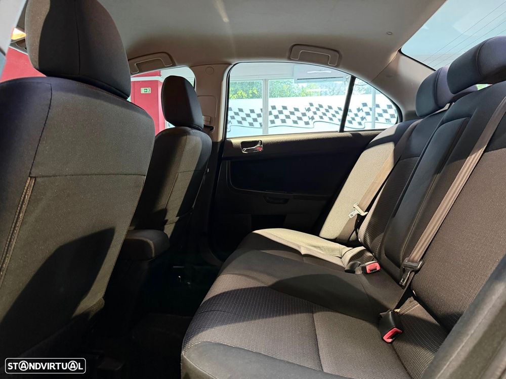 Mitsubishi Lancer - 14