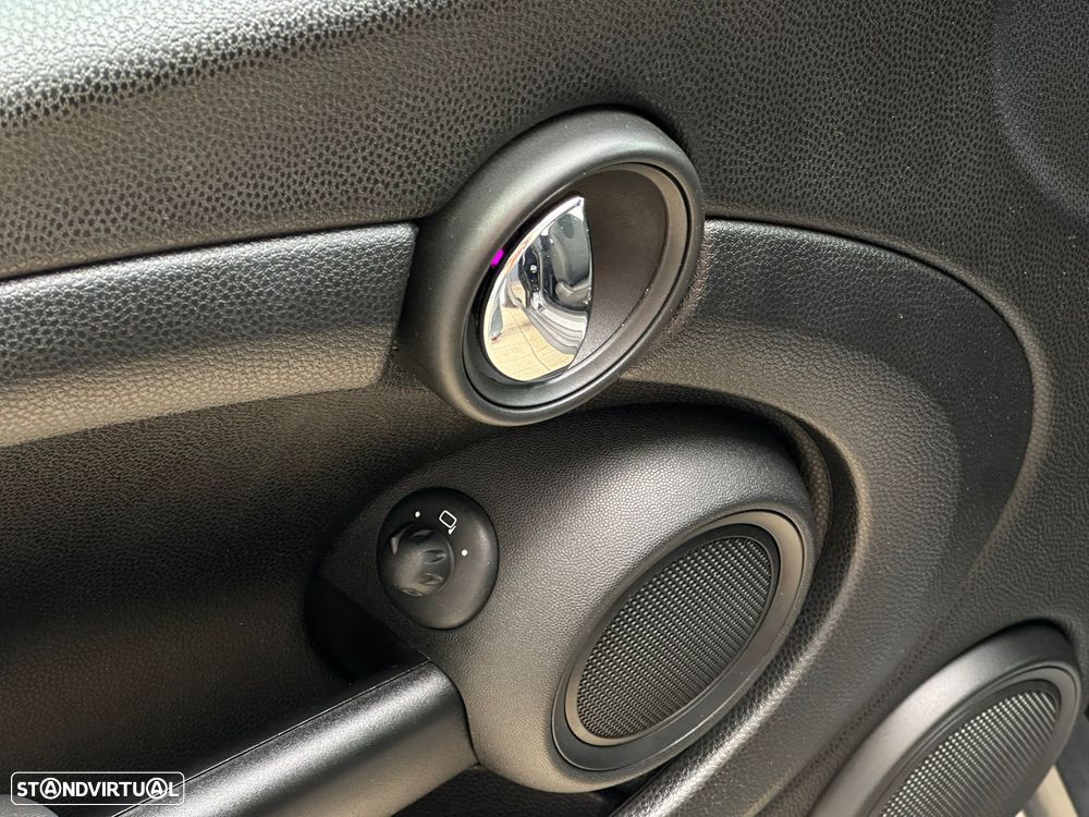 MINI 3 Portas One D - 24