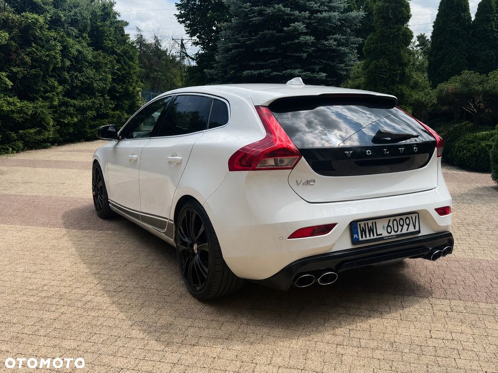 Volvo V40 T4 R-Design - 5