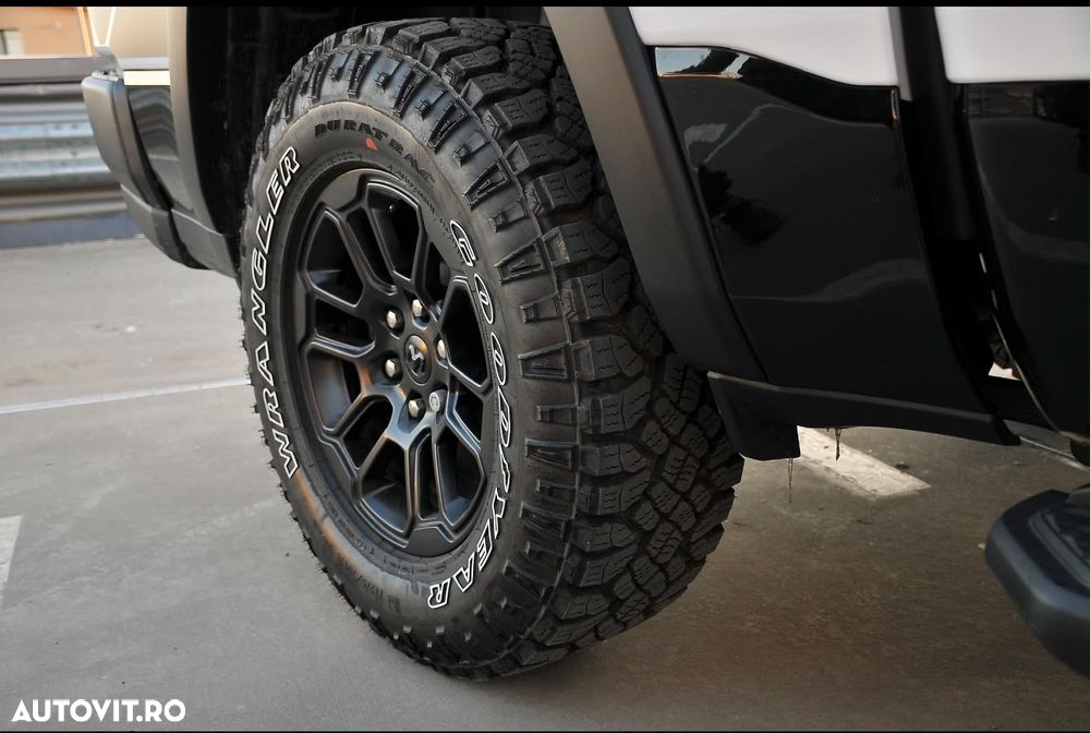 Dodge RAM - 32