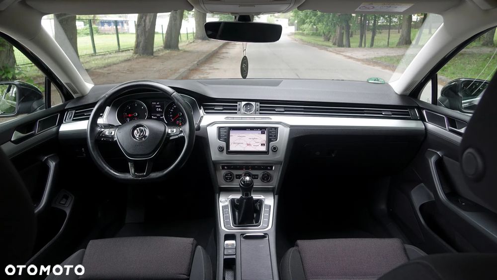 Volkswagen Passat 2.0 TDI (BlueMotion Technology) Comfortline - 12